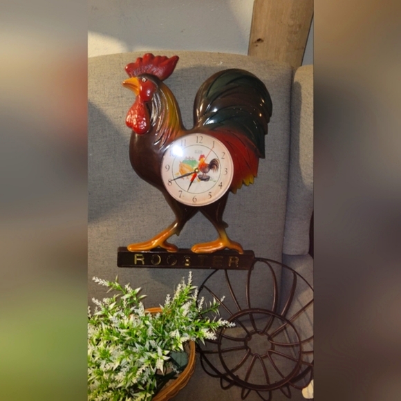 Rooster Hen with clock that crows French coutry decor, farmhouse - Picture 2 of 3